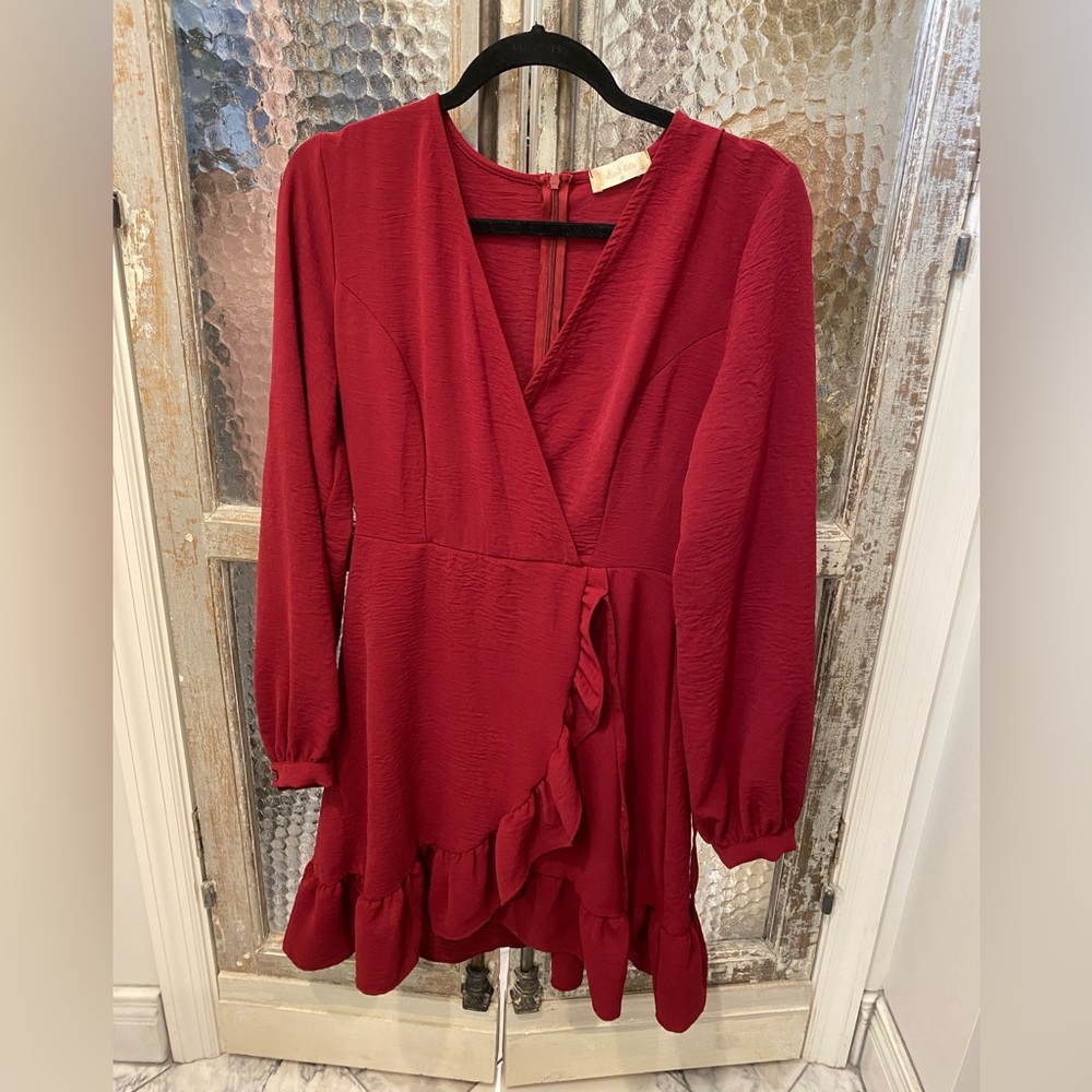 Altard State V neck dress, NWOT, Size M, Perfect condition, Beautiful Red color